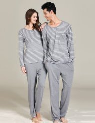 浅析“浅休”服饰箱包 在亚马逊服装市场的定位与突围之道